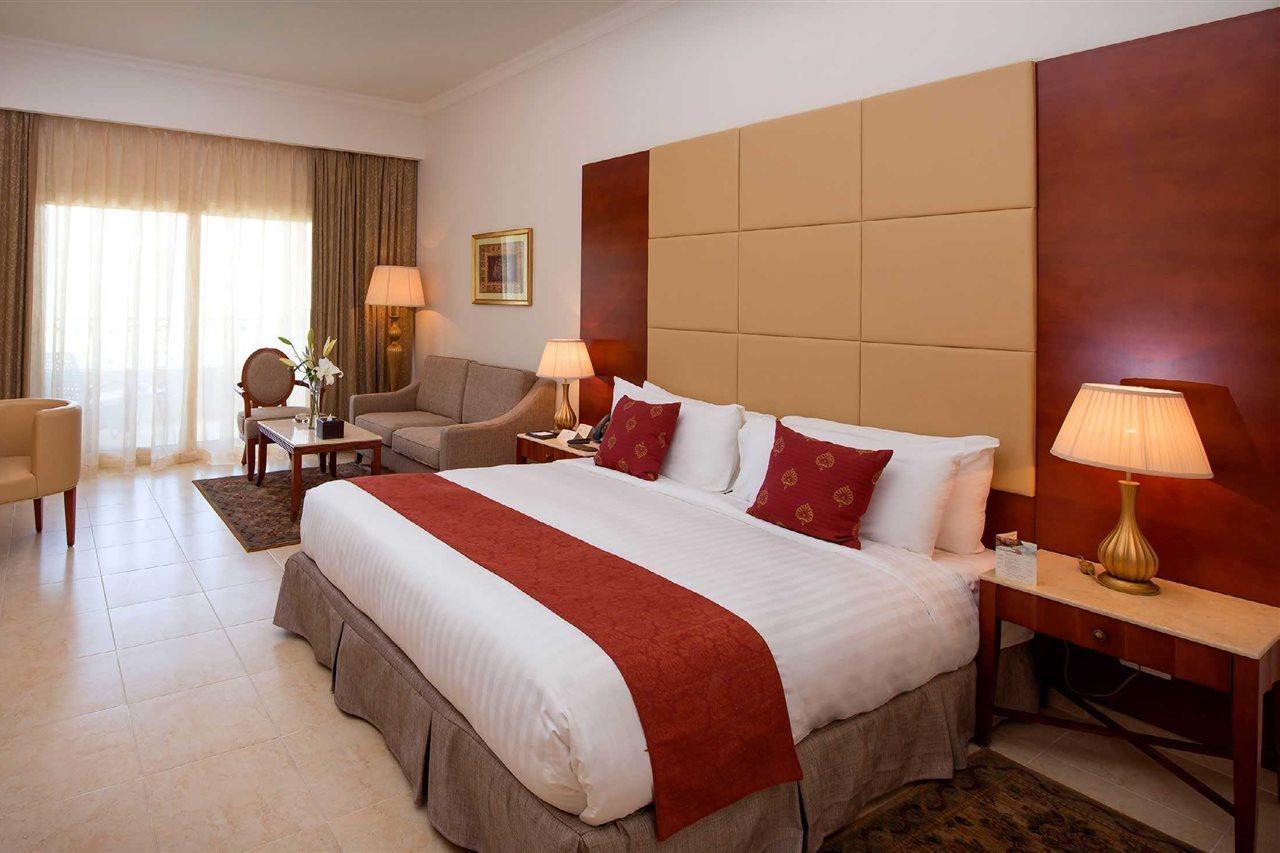 萨尔哈氏男爵宫殿度假村 洪加達 外观 照片 A room at the Hilton Sharm El Sheikh